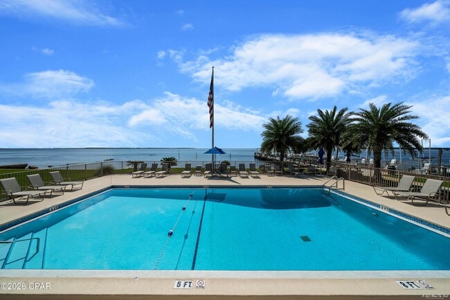 Building Photo - 2100 W Beach Dr