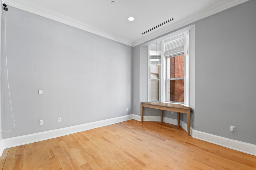 Building Photo - 421 Chestnut St
