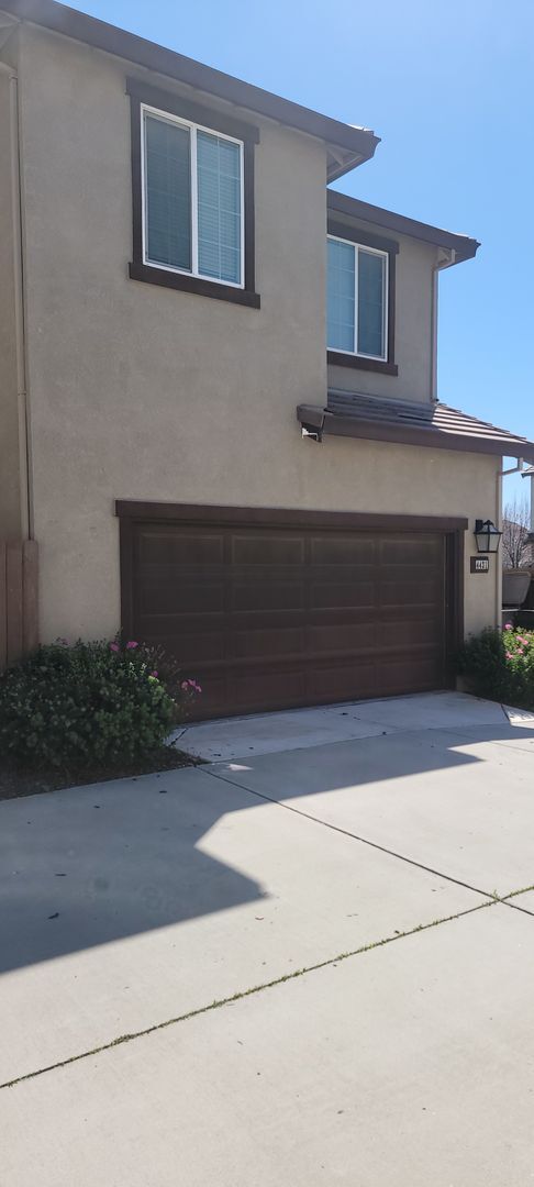 Building Photo - Adorable 3 bedroom 2.5 bath home in West S...