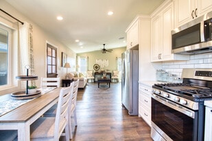 Kitchen & Dining - 15671 Ridgeway Ave