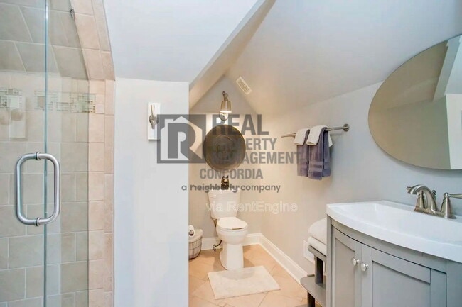 Building Photo - 1208 Woodland St