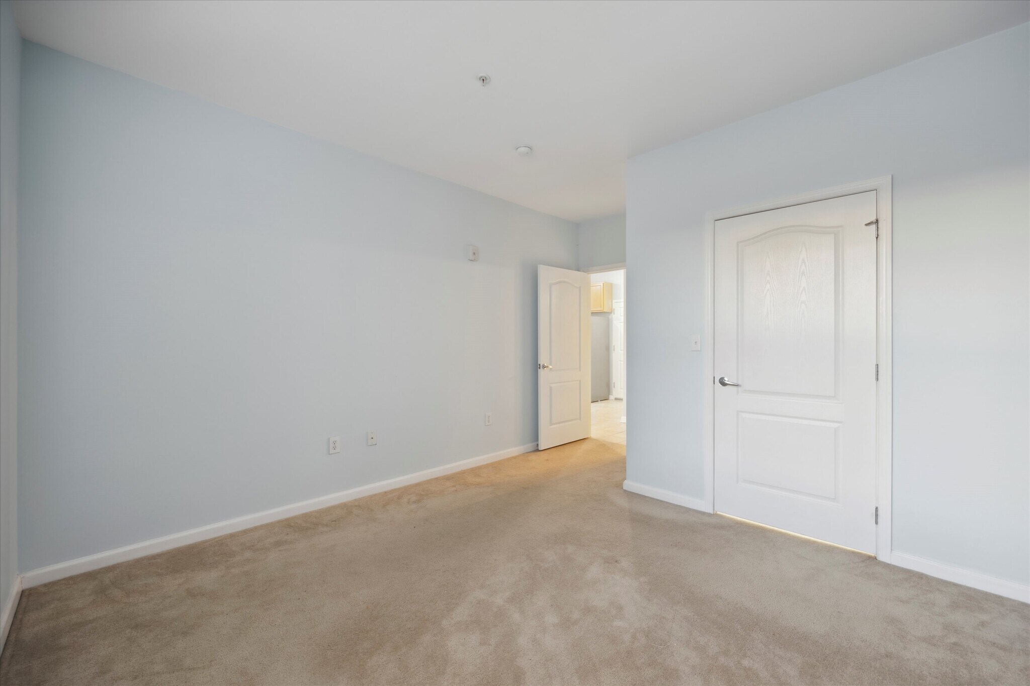 Building Photo - 350 W Elm St