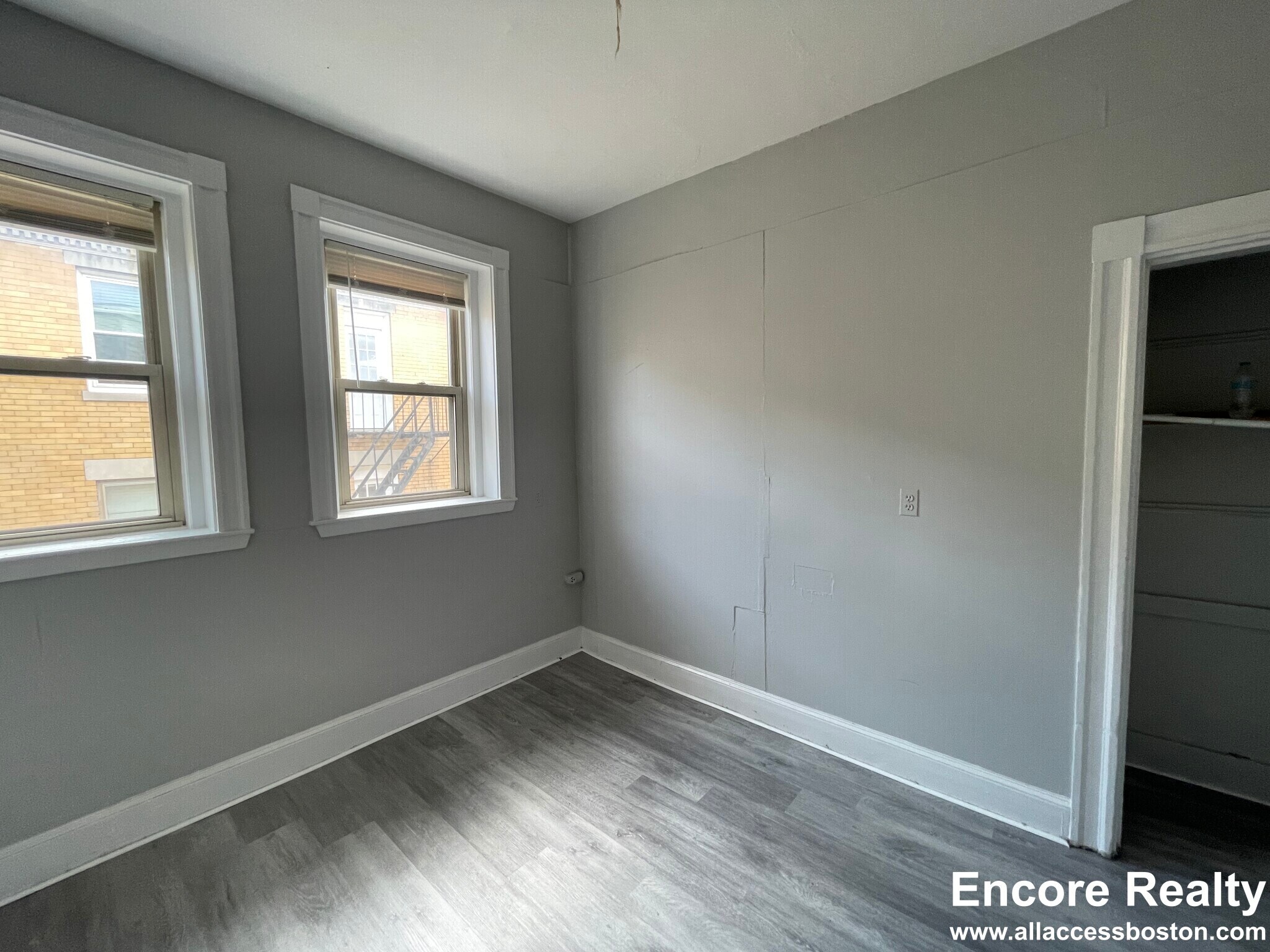 Building Photo - 11 Park St