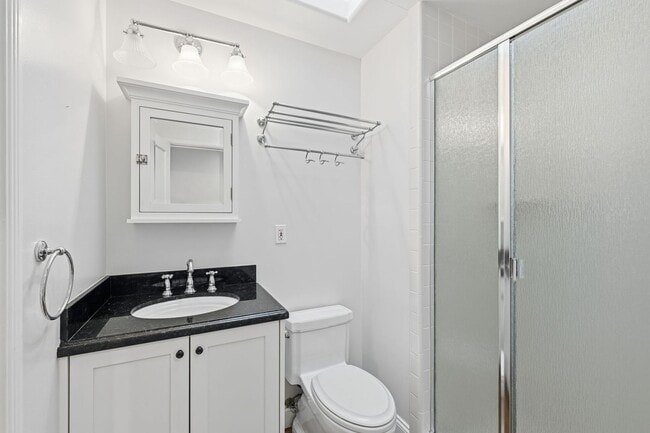 Building Photo - MISSION BAY 4-BED/3-BATH - 3 MIN WALK TO BAY