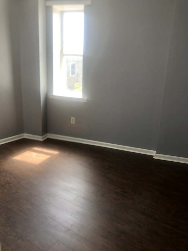 Building Photo - Welcome home to this charming 2-bedroom gem on St. Benedict Street!