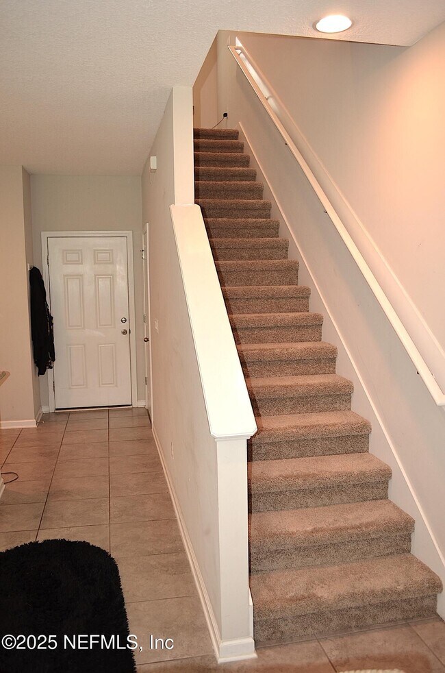 Building Photo - 3630 Creswick Cir