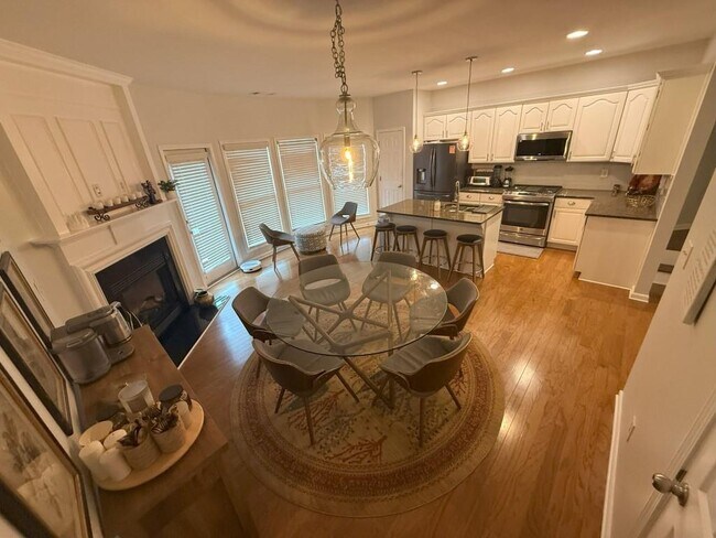 Building Photo - 3659 Chicago St NW