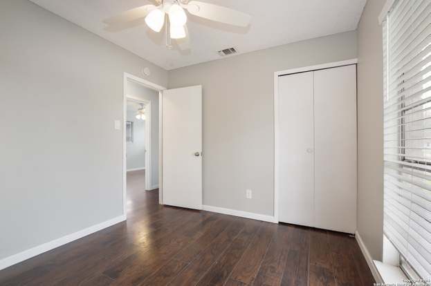 Building Photo - 300 Roanoke Dr