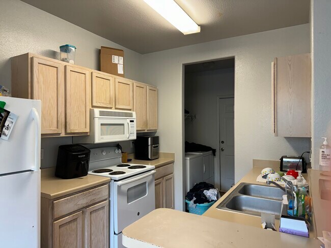 Building Photo - Cedargrove