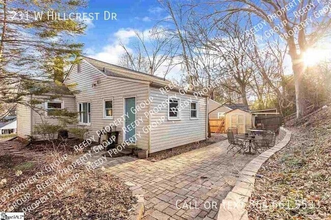 Building Photo - 231 W Hillcrest Dr