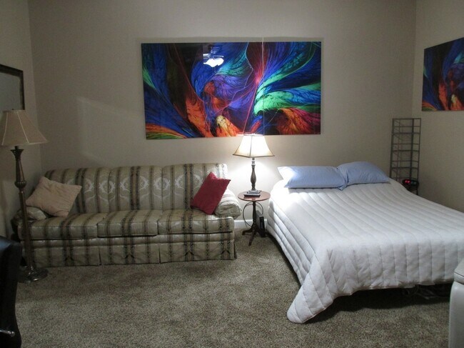 Building Photo - 405 2nd Ave