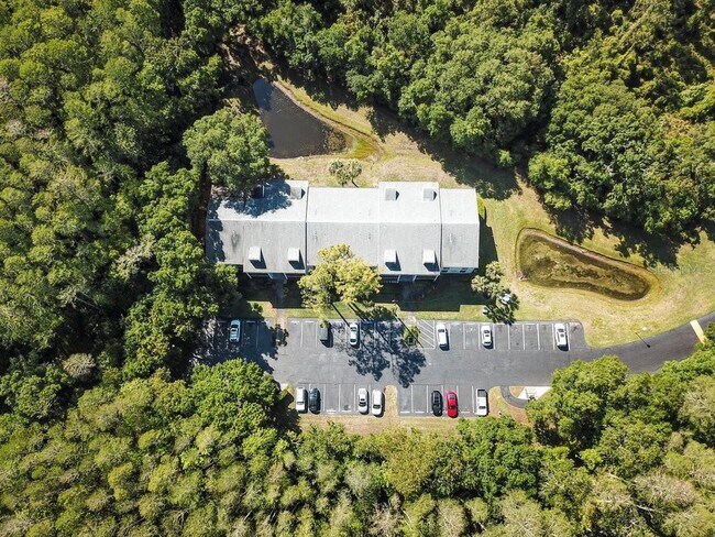 Building Photo - 1372 Pine Ridge Cir E