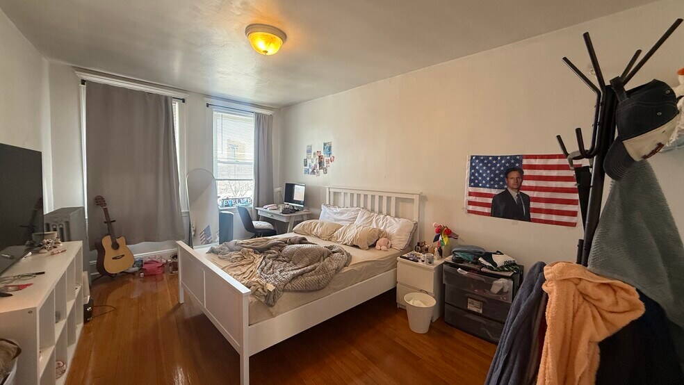 Building Photo - 199 Park Dr