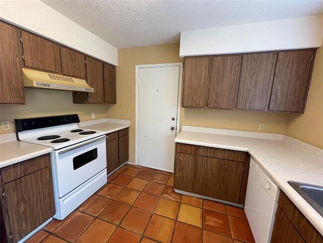 Building Photo - 9611 Blue Creek Ln
