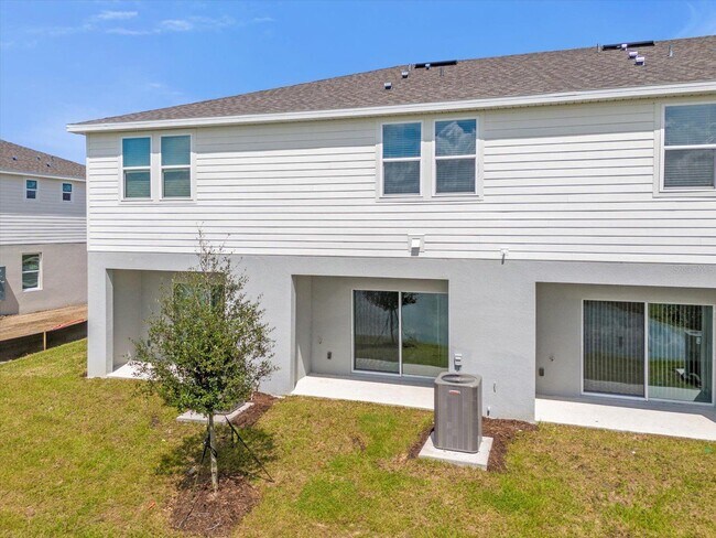 Building Photo - 3221 Skyline Lp