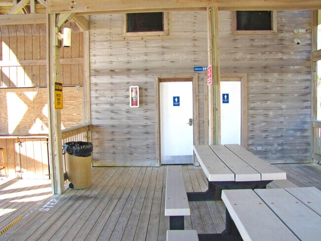 Building Photo - 9 Amber Cove