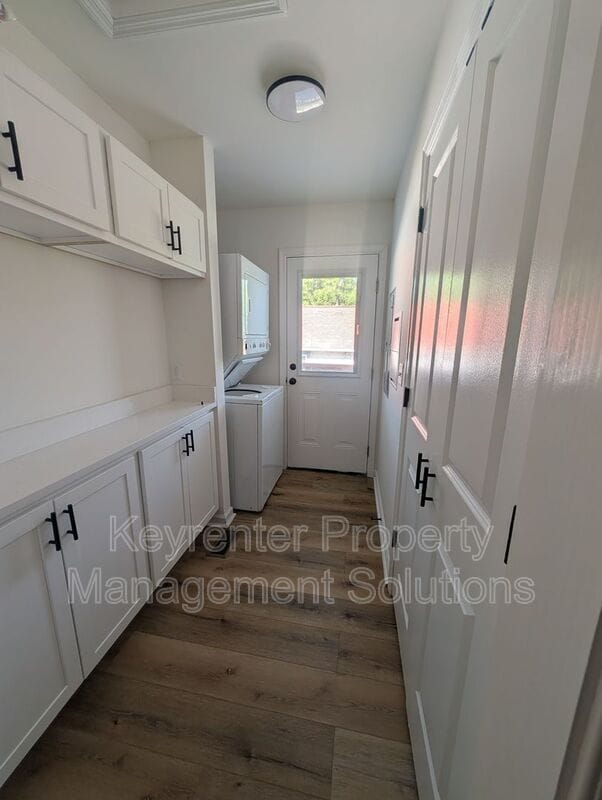Building Photo - 55 Breezewood Dr