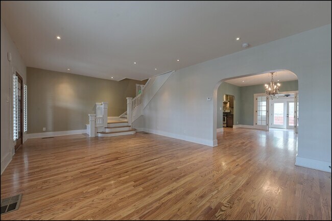 Building Photo - 1420 Hawthorne St