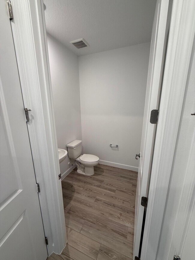 Building Photo - 9555 SW Indra Wy