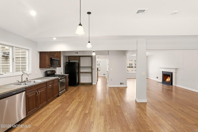 Building Photo - 51 Sherrybrooke Dr