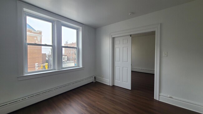 Building Photo - 297 Griffith St