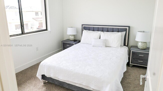 Building Photo - 5868 Agostino Way