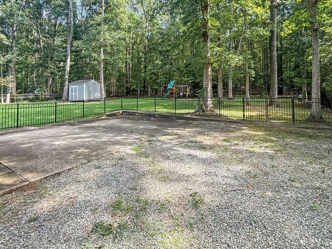 Building Photo - 1509 Olde Coalmine Rd