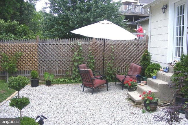 Building Photo - 316 Locust Ave