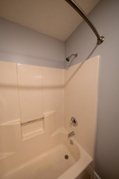 Building Photo - 4263 Eagle Crest Dr