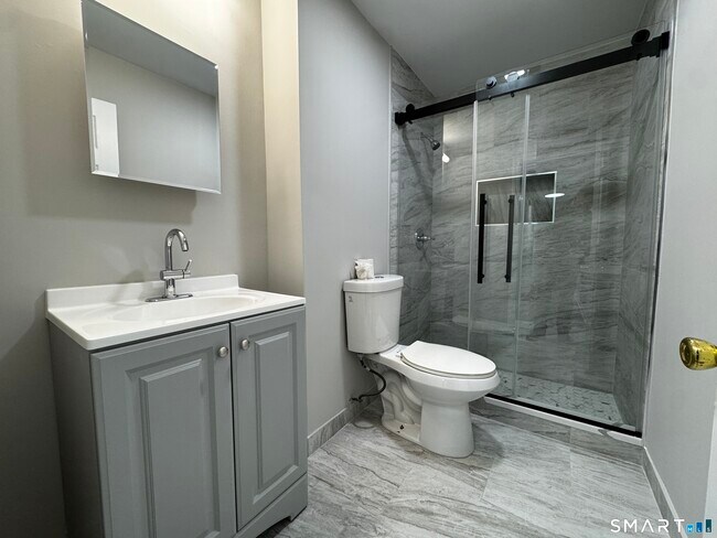 Building Photo - 45-51-51 Cowles St