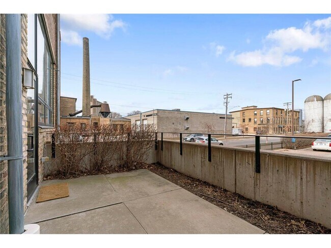 Building Photo - 1701 NE Madison St