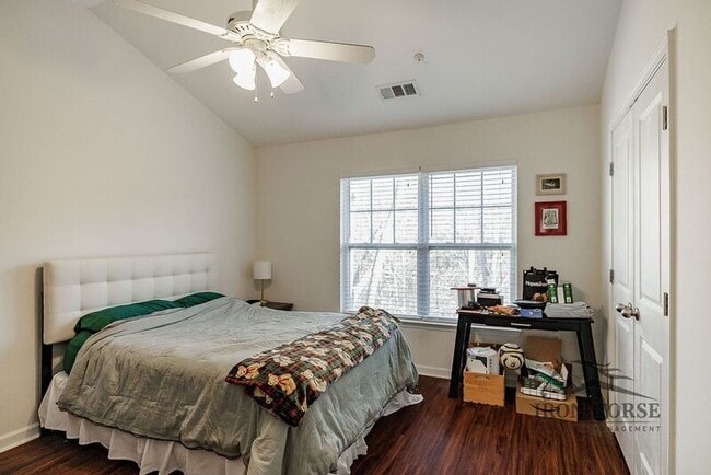 Building Photo - 1035 Barnett Shoals Rd