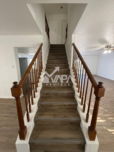 Building Photo - 6115 Lake Kemp St