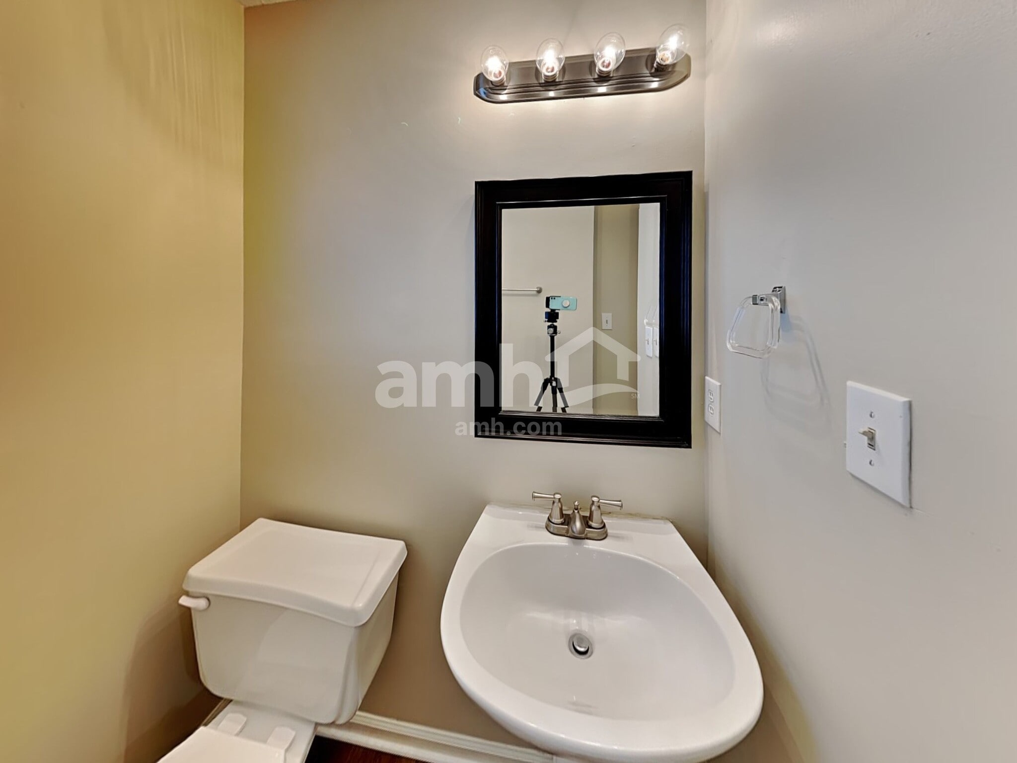 Building Photo - 3846 Deercreek Dr