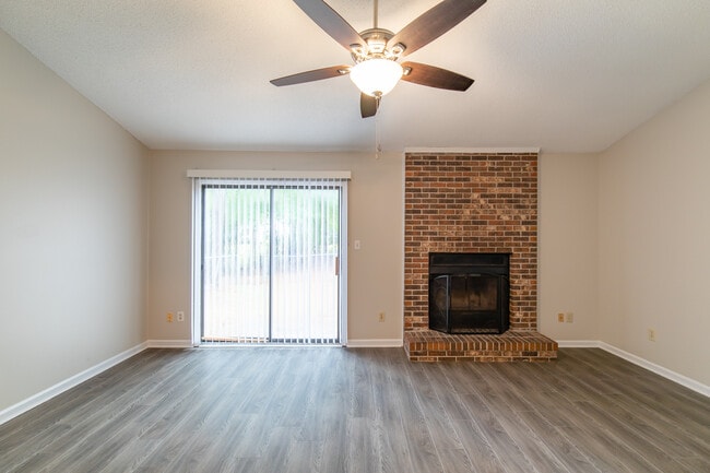 Building Photo - 1924 Greenstone Ct