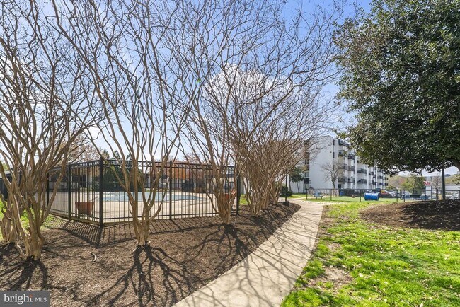 Building Photo - 60 S Van Dorn St