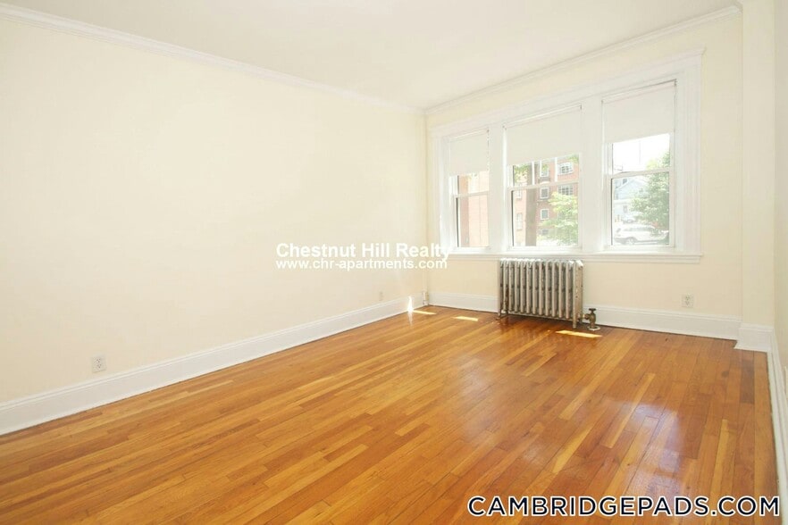 Primary Photo - 19 Wendell St