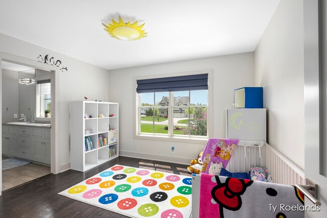 Building Photo - 3757 Lake Birch St NE