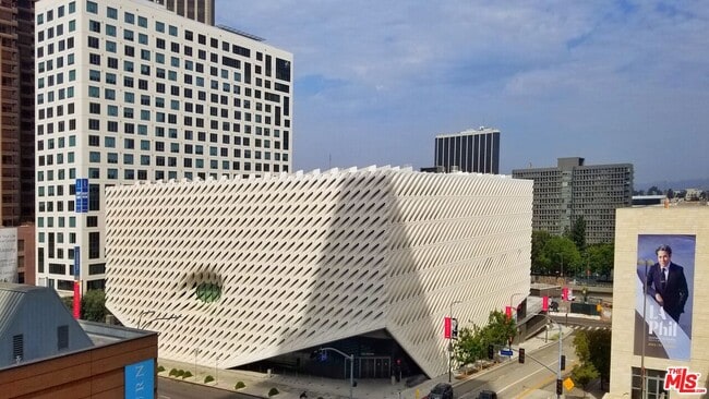 Building Photo - 460 S Spring St