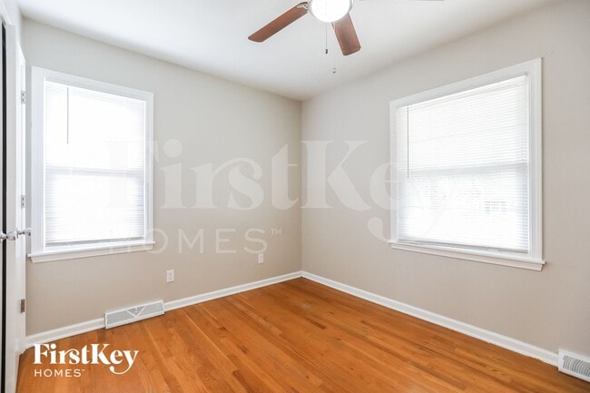 Building Photo - 10510 W 90th St