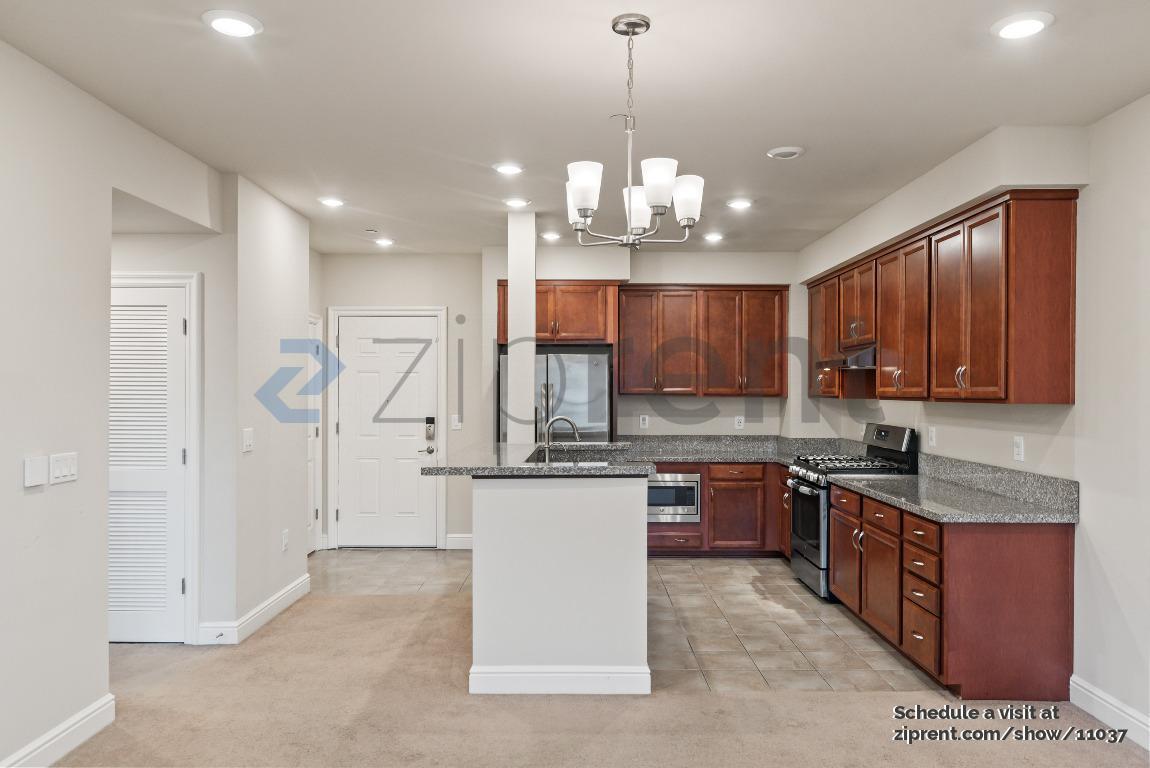 Building Photo - 1368 El Camino Real