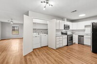 Building Photo - 1208 Hillyer St