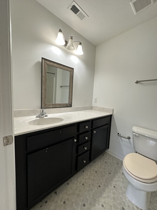 Building Photo - 2802 Rowling Wy