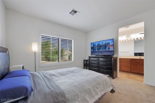 Building Photo - 1935 Valley Center Dr