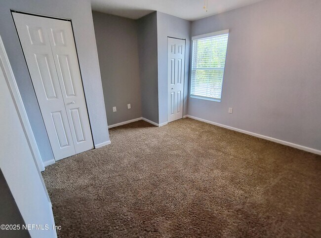 Building Photo - 201 Scotch Pebble Dr