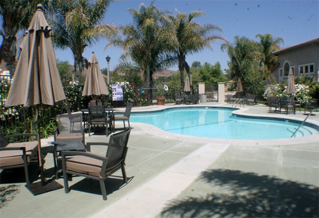 Building Photo - Beautiful Calabasas home with marble floor...