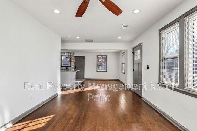 Building Photo - 2616 Northview Ave