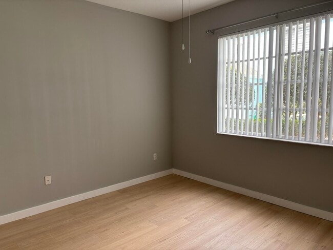 Building Photo - 1611 SE Pomeroy St