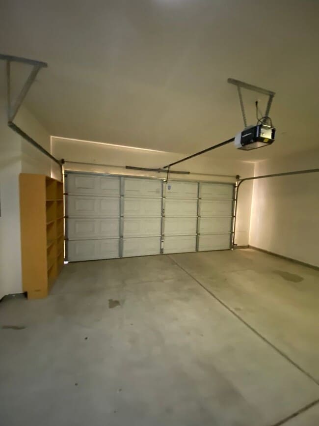 Building Photo - Beautiful Somerset Single Story Townhome N...