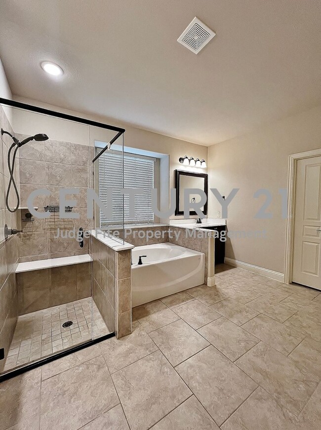 Building Photo - Executive 2-Story 5/4/2 with Sparkling In-Ground Pool in Mansfield!